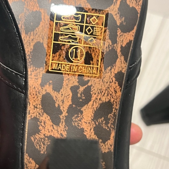 Bettie page shoes by Ellie black heels size 11 new - Picture 8 of 9